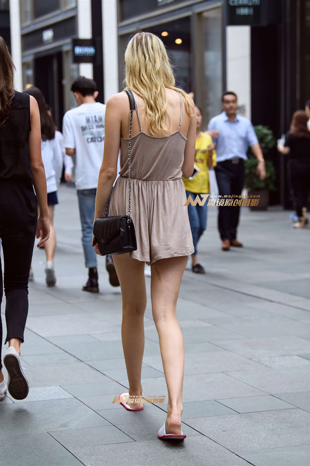 图片[2]-真空开放的乌克兰美女-街拍流行馆