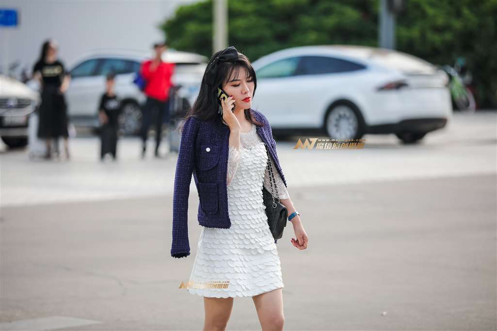 图片[4]-气质迷人少妇-街拍流行馆