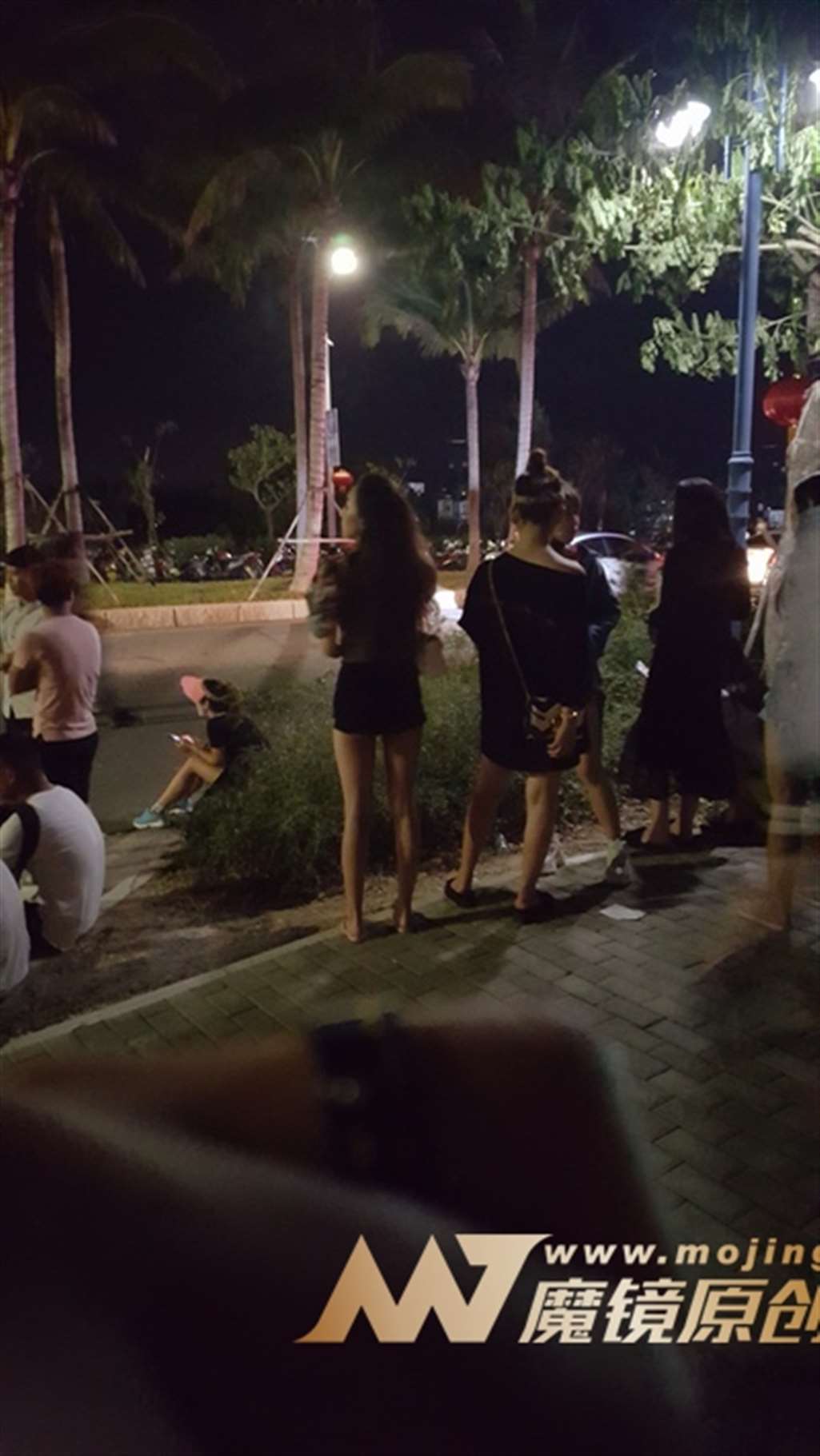 图片[3]-【视觉冲击赛帖】夜拍 大长腿 超短热裤-街拍流行馆