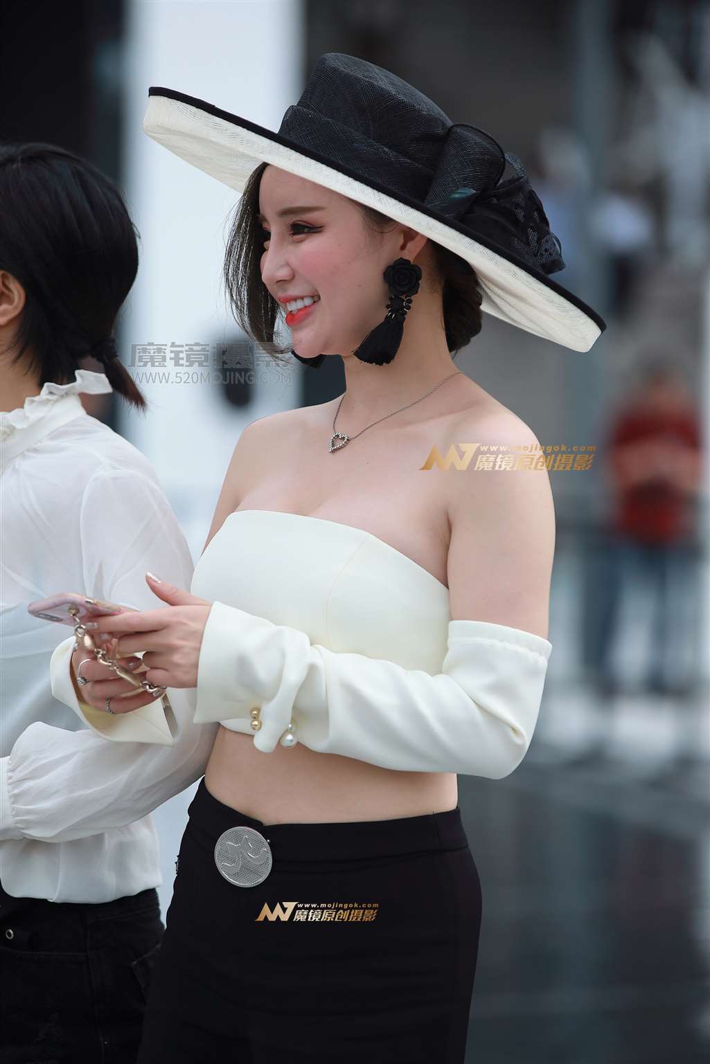 图片[1]-【风舞赛贴】抹胸，开衩长裤-街拍流行馆