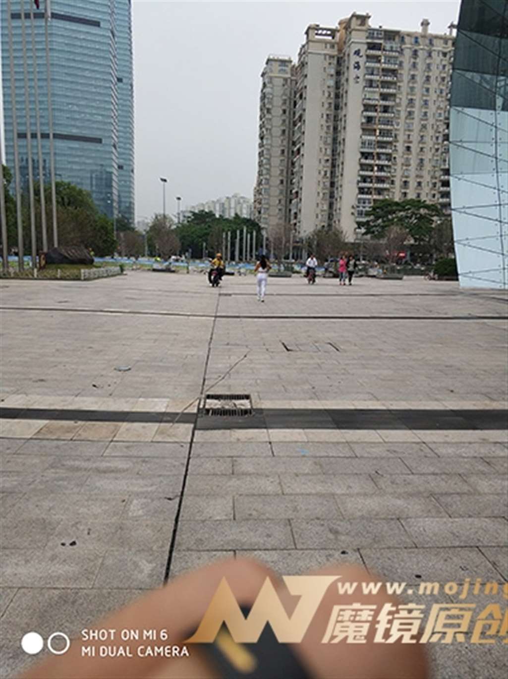 图片[3]-【久久赛帖】健身教练的风姿-街拍流行馆
