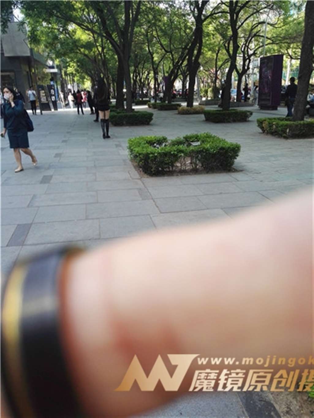 图片[3]-左手倒影赛帖：身材高挑美女是个小美臀-街拍流行馆