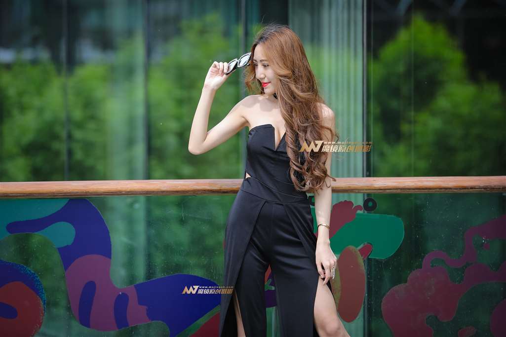 图片[3]-大长腿美女,颜值真高-街拍流行馆