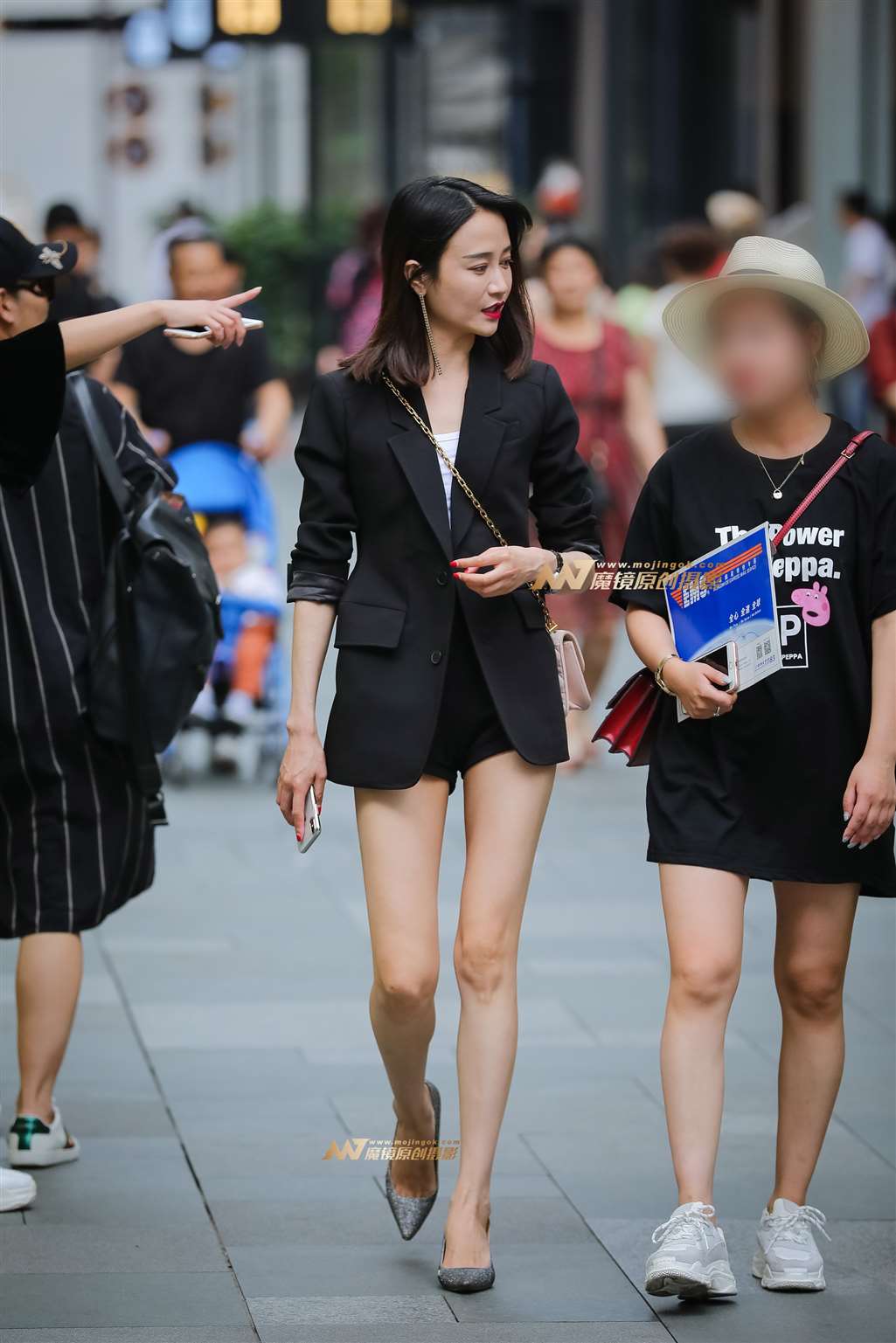 图片[3]-女人这样穿才有范儿-街拍流行馆