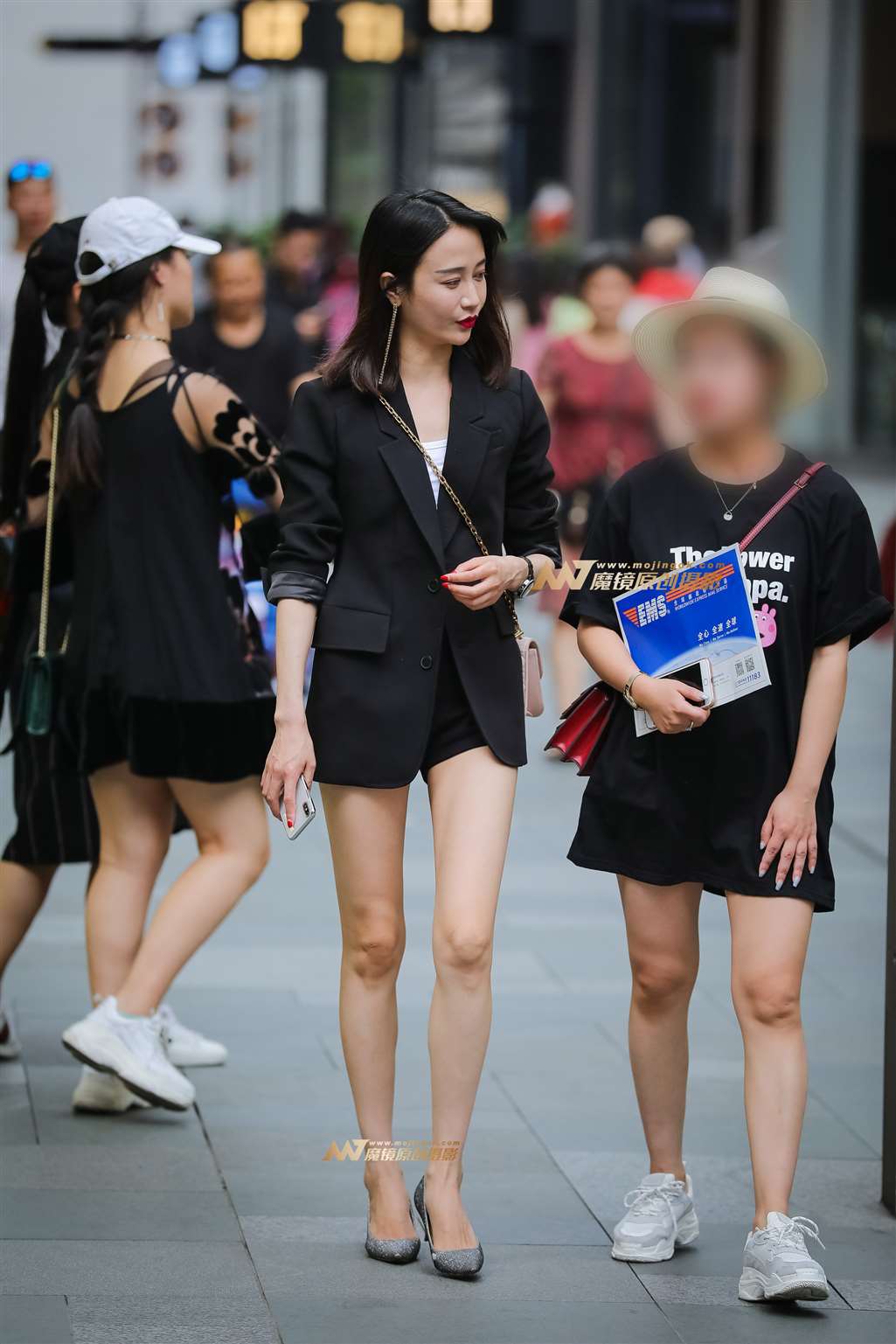 图片[4]-女人这样穿才有范儿-街拍流行馆