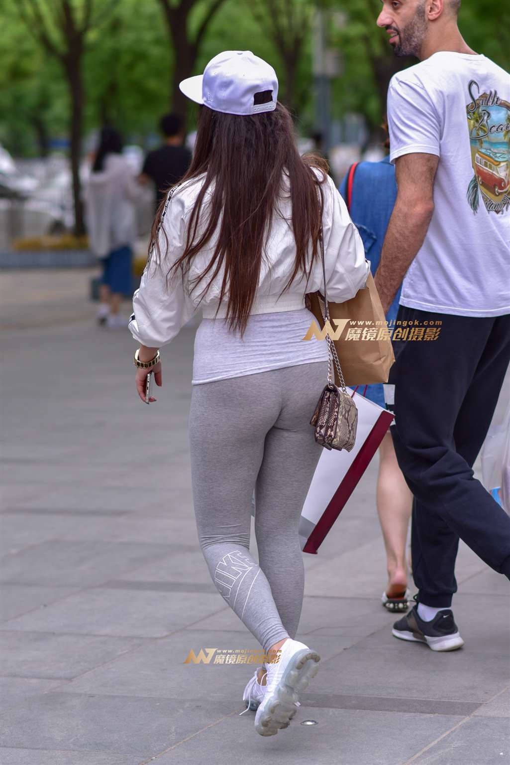 图片[4]-有着阳光般笑容的美臀洋妞-街拍流行馆