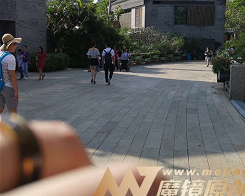 图片[3]-【风舞赛贴】短裤，裸腿，漂亮小姐姐-街拍流行馆