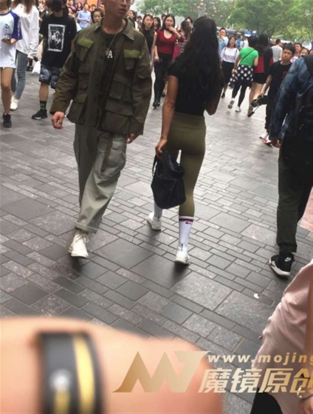 图片[3]-【红石赛帖】美女小腰好细身材超棒-街拍流行馆