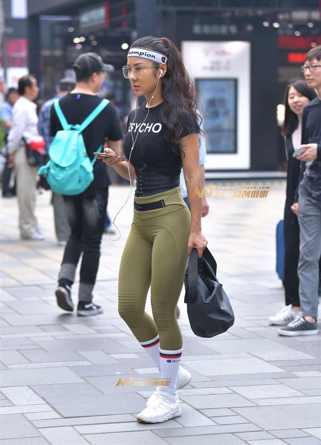 图片[4]-【红石赛帖】美女小腰好细身材超棒-街拍流行馆