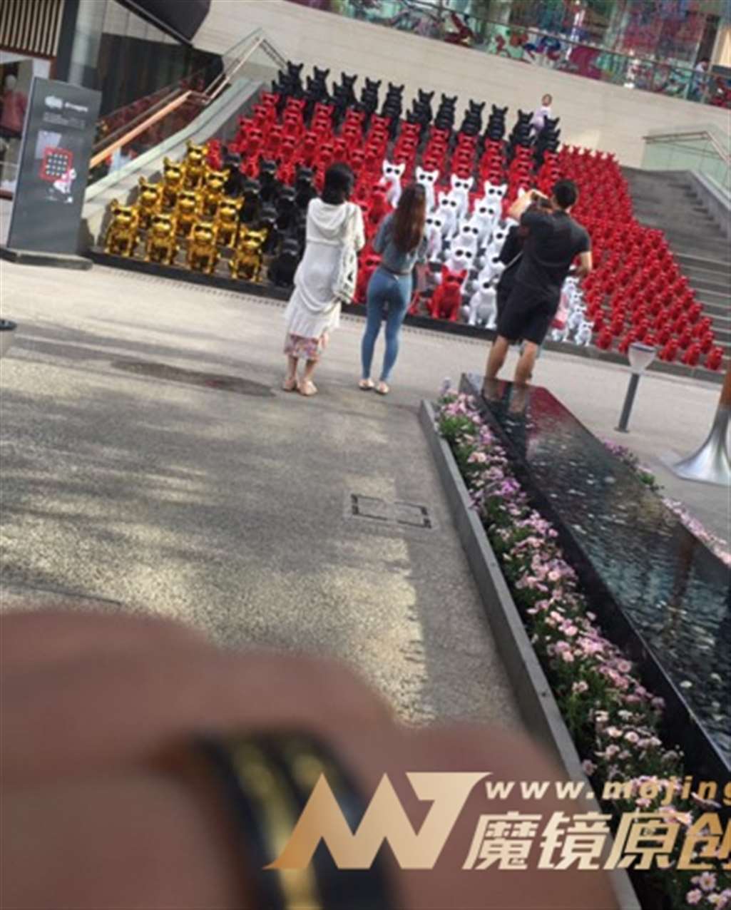 图片[3]-【红石赛帖】身材好好的紧身裤小姐姐-街拍流行馆