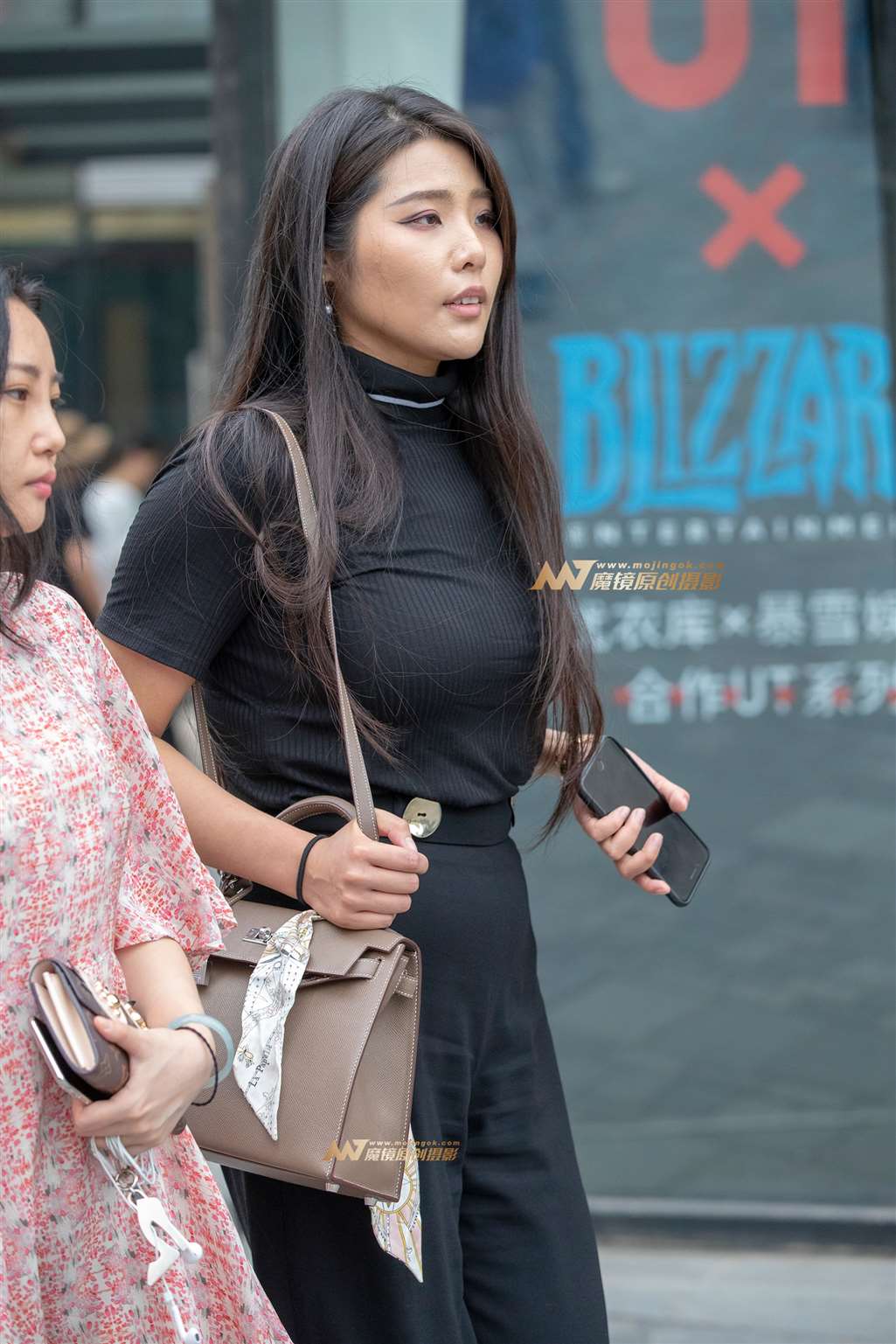 图片[2]-【街拍之魂赛帖】B37、你的胸挡住我的wifi了-街拍流行馆