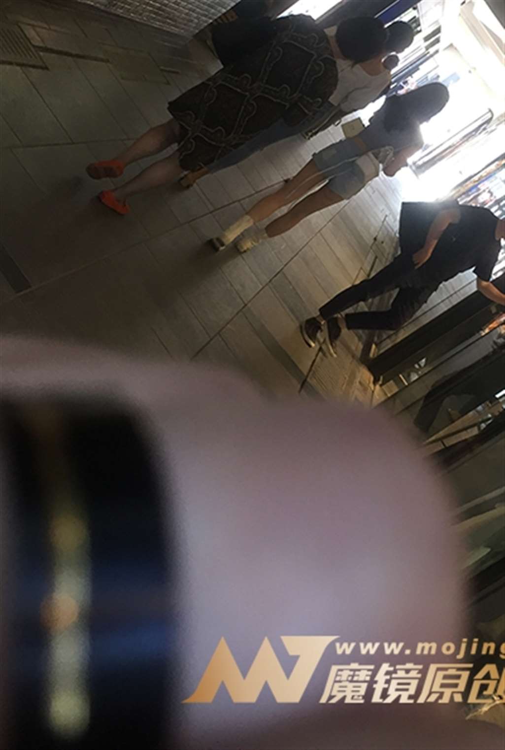 图片[3]-【红石赛帖】两个逛街的性感小姐姐-街拍流行馆