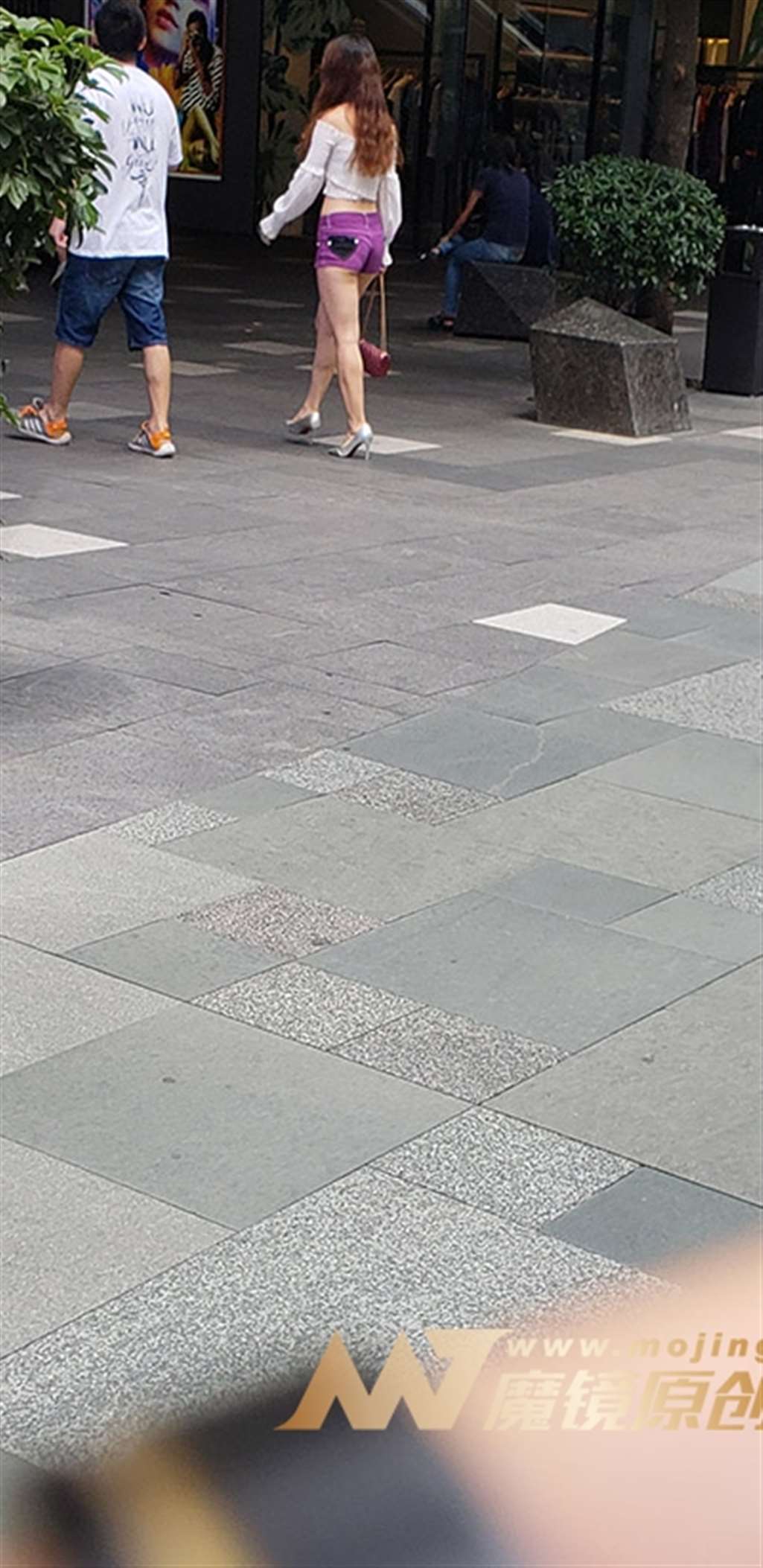 图片[3]-【凯恩赛帖】美女穿这么短就出门了!-街拍流行馆