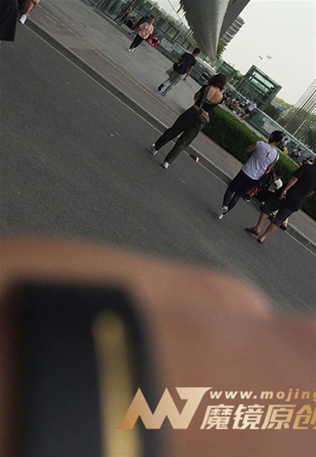 图片[3]-【红石赛贴】姐姐好有气质身材真好-街拍流行馆