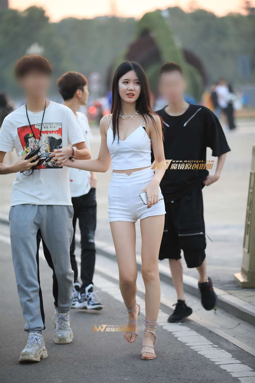 图片[5]-【凯恩赛帖】夏日清新美女 颜值高身材好-街拍流行馆