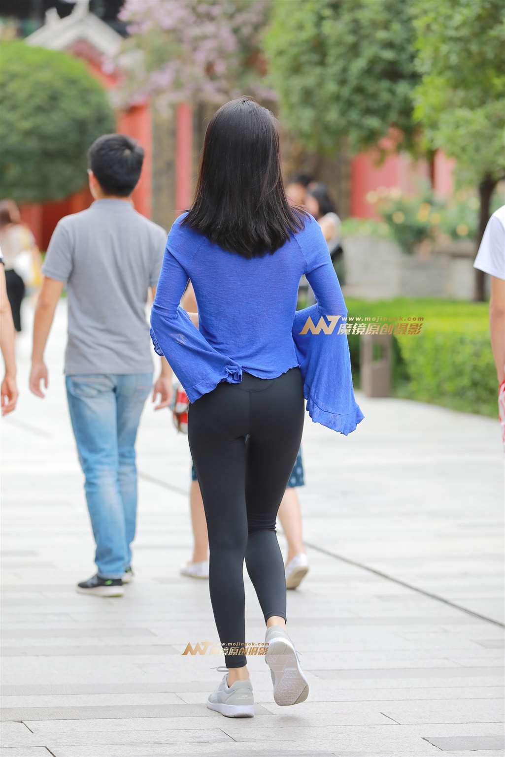 图片[2]-【视觉冲击赛帖】小可爱两颗老虎牙，清纯又迷人-街拍流行馆