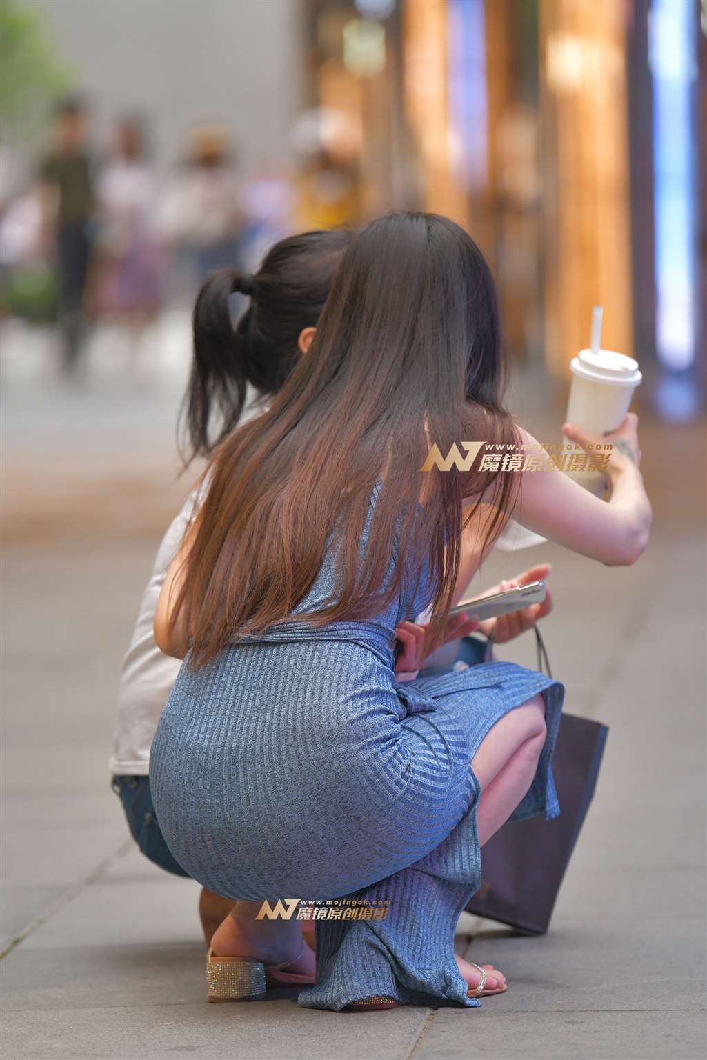图片[4]-【红石赛帖】夜拍长裙美女-街拍流行馆