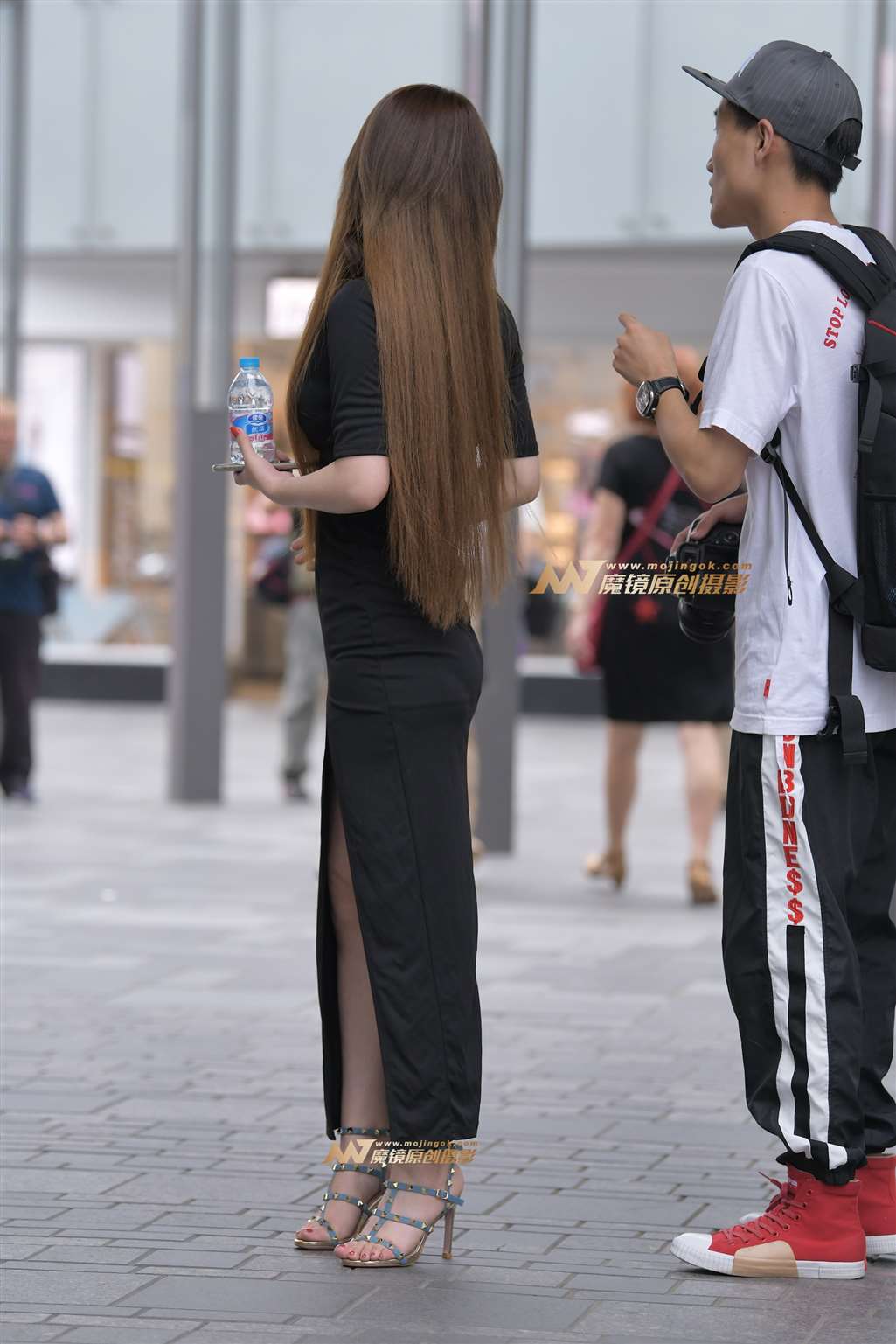 图片[2]-【红石赛帖】身材性感火爆美女-街拍流行馆