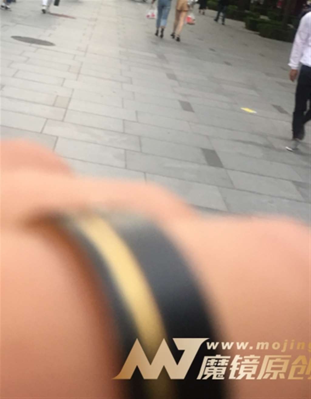 图片[3]-【红石赛帖】性感牛仔裤漂亮美女-街拍流行馆