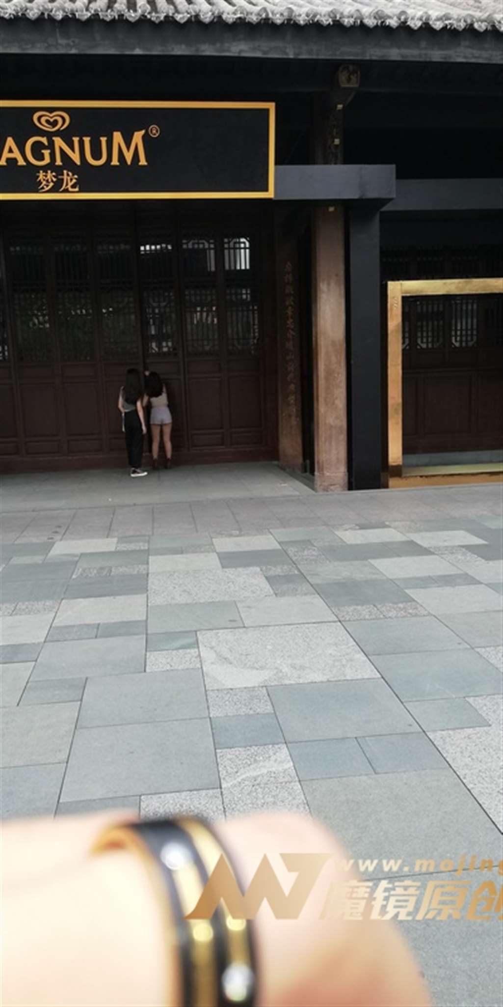 图片[3]-【视觉冲击赛帖】夏天 这穿着大胆凉快的美眉-街拍流行馆