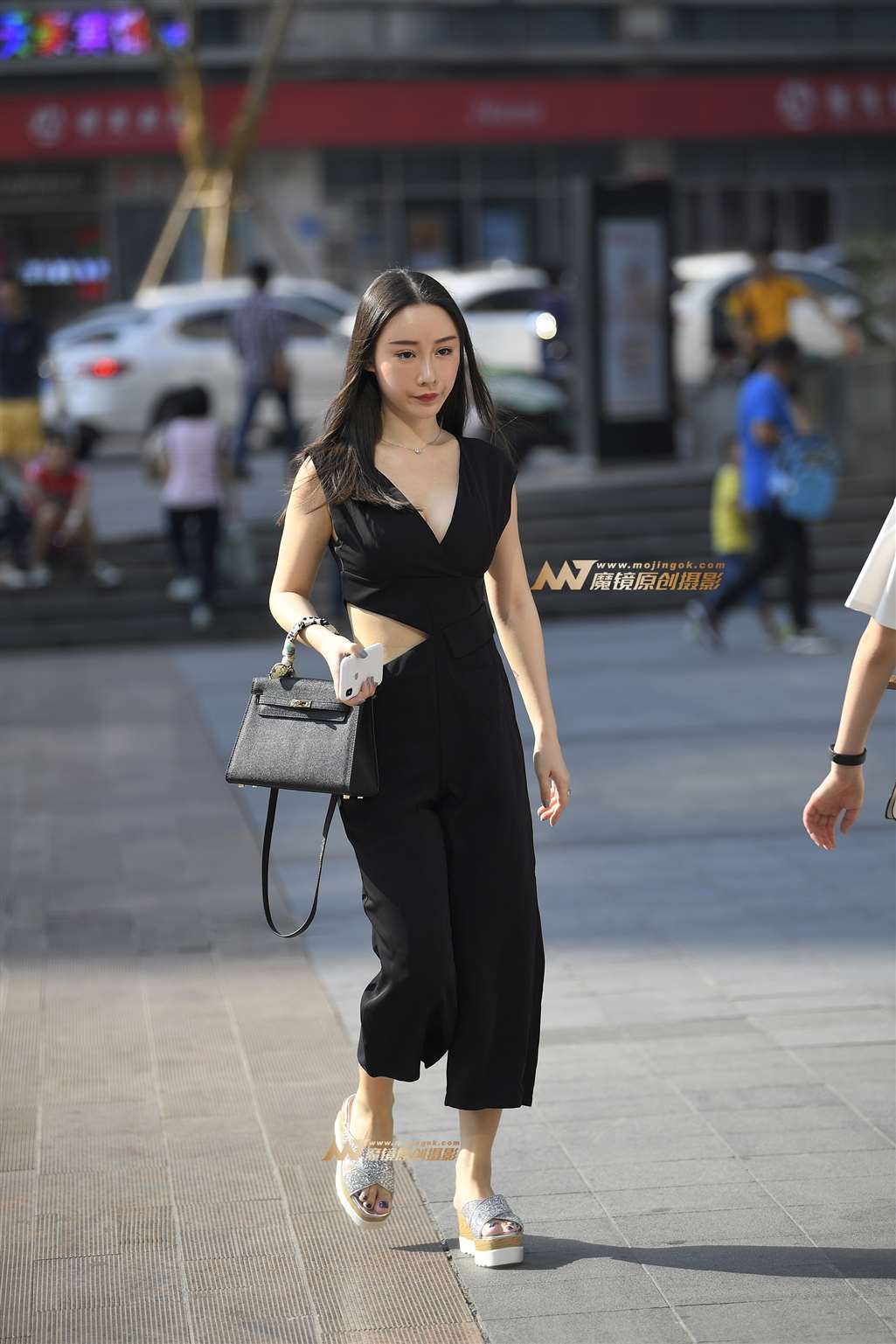 图片[4]-【一只傻麋鹿赛帖】含情脉脉的黑衣美女-街拍流行馆