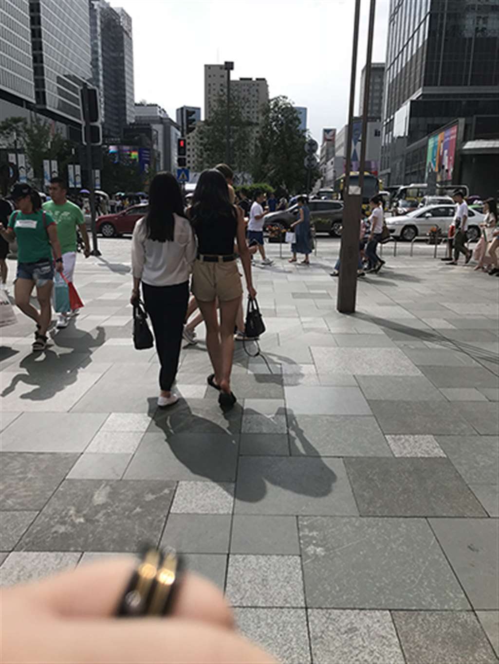 图片[3]-【辉辉赛贴-第二十三贴】美女侧面的紧绷弧度是我的最爱-街拍流行馆