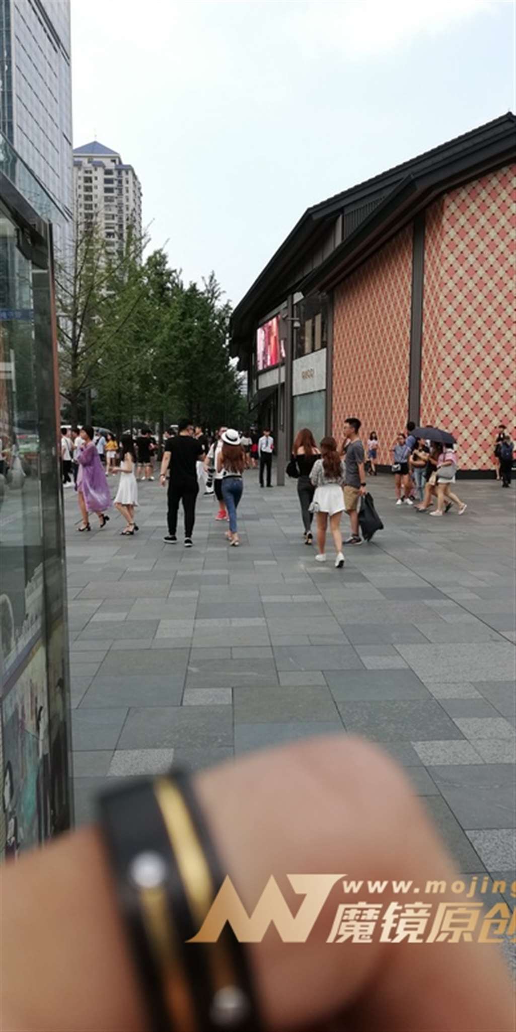 图片[3]-【视觉冲击赛帖】好久没遇到这么圆润的紧牛美女了-街拍流行馆