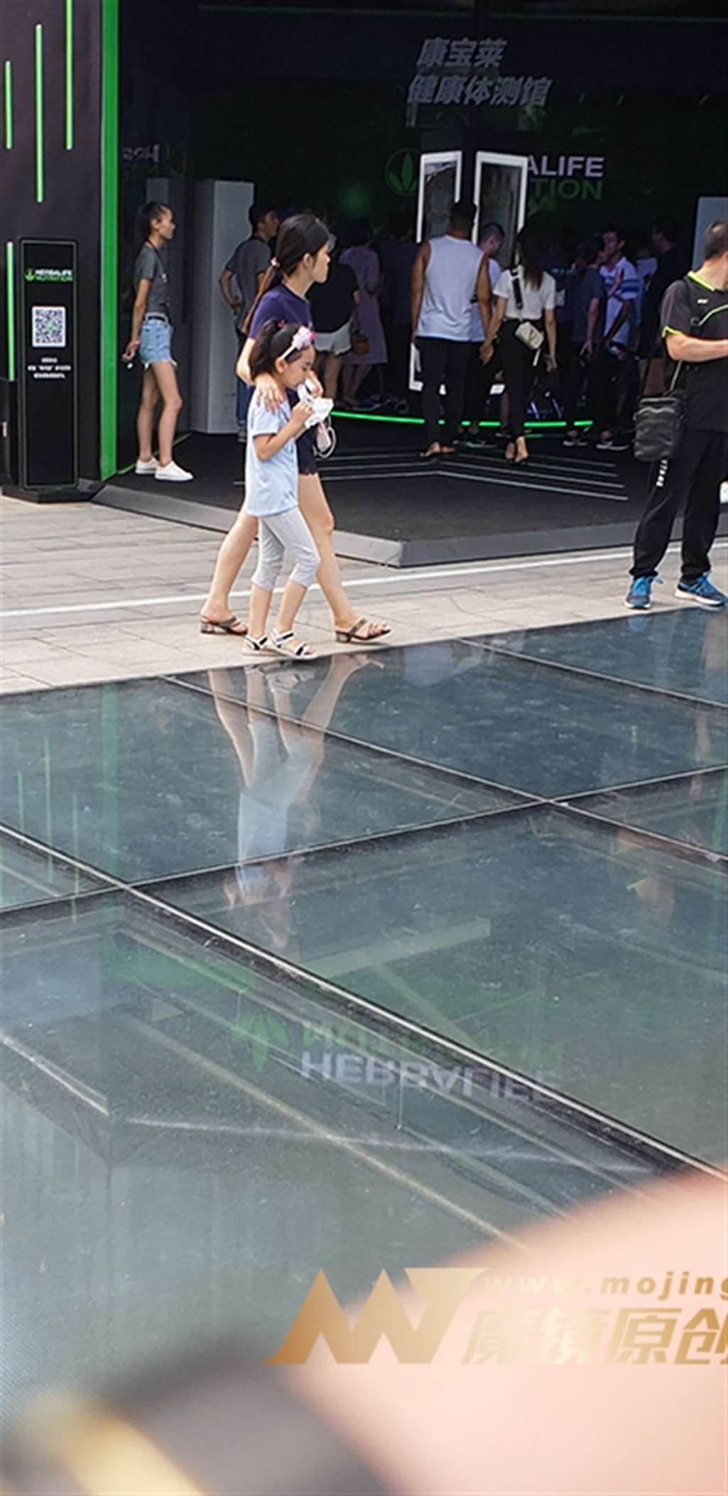 图片[3]-【凯恩赛帖】紧身的线条-街拍流行馆