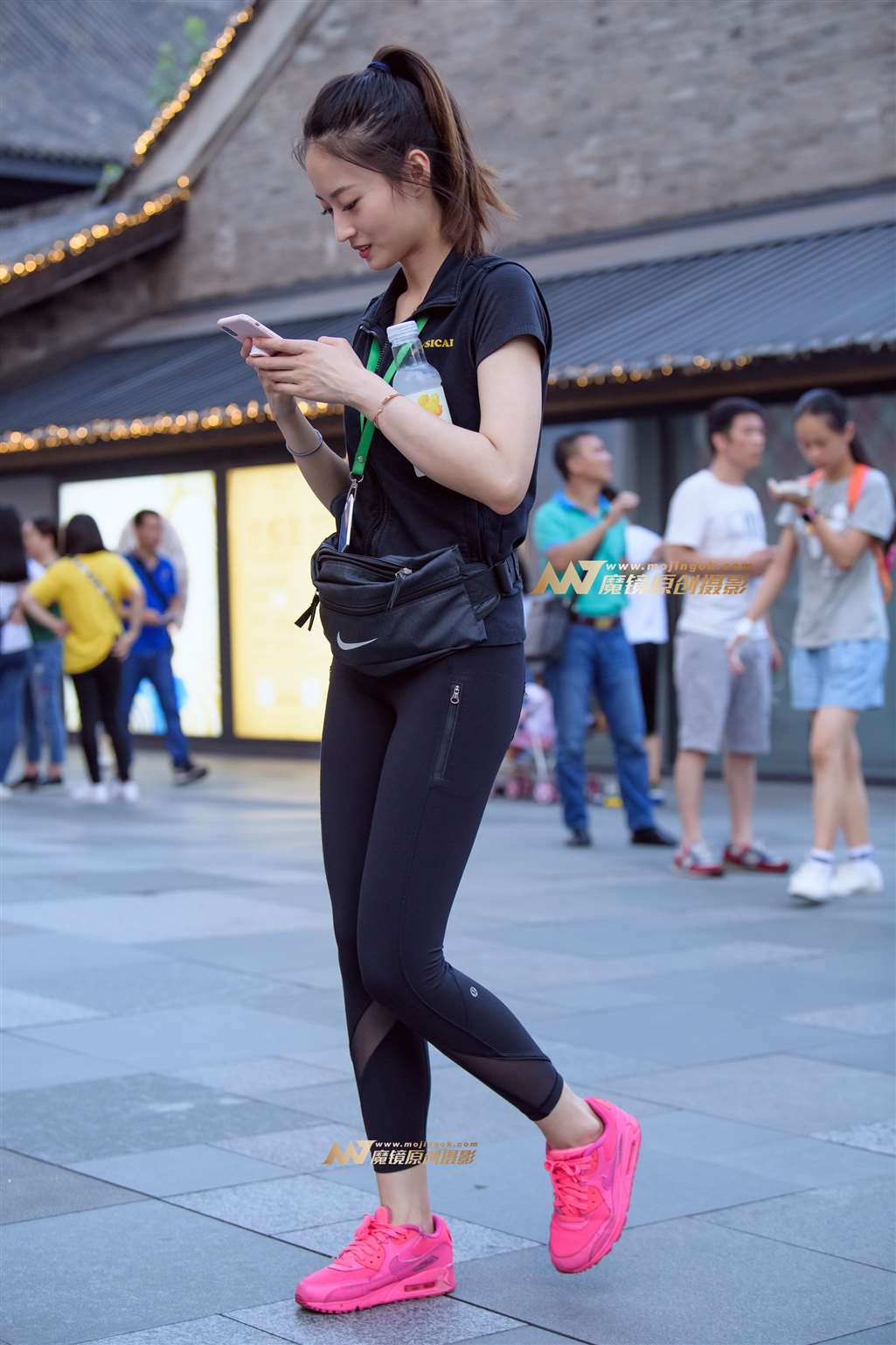 图片[3]-【久久赛帖】运动装美女修身显气质-街拍流行馆