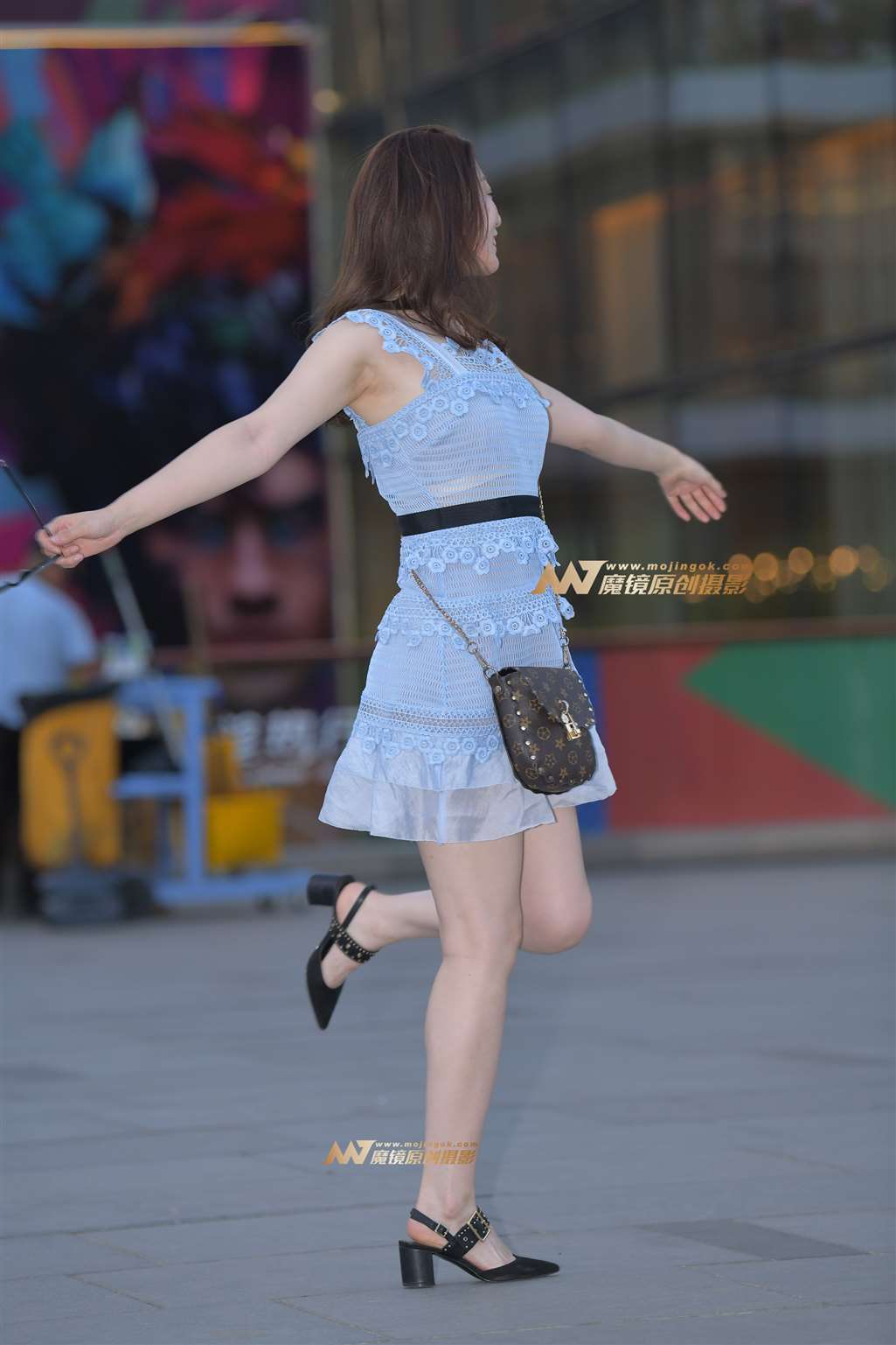 图片[5]-【红石赛帖】美腿少妇皮肤真好-街拍流行馆