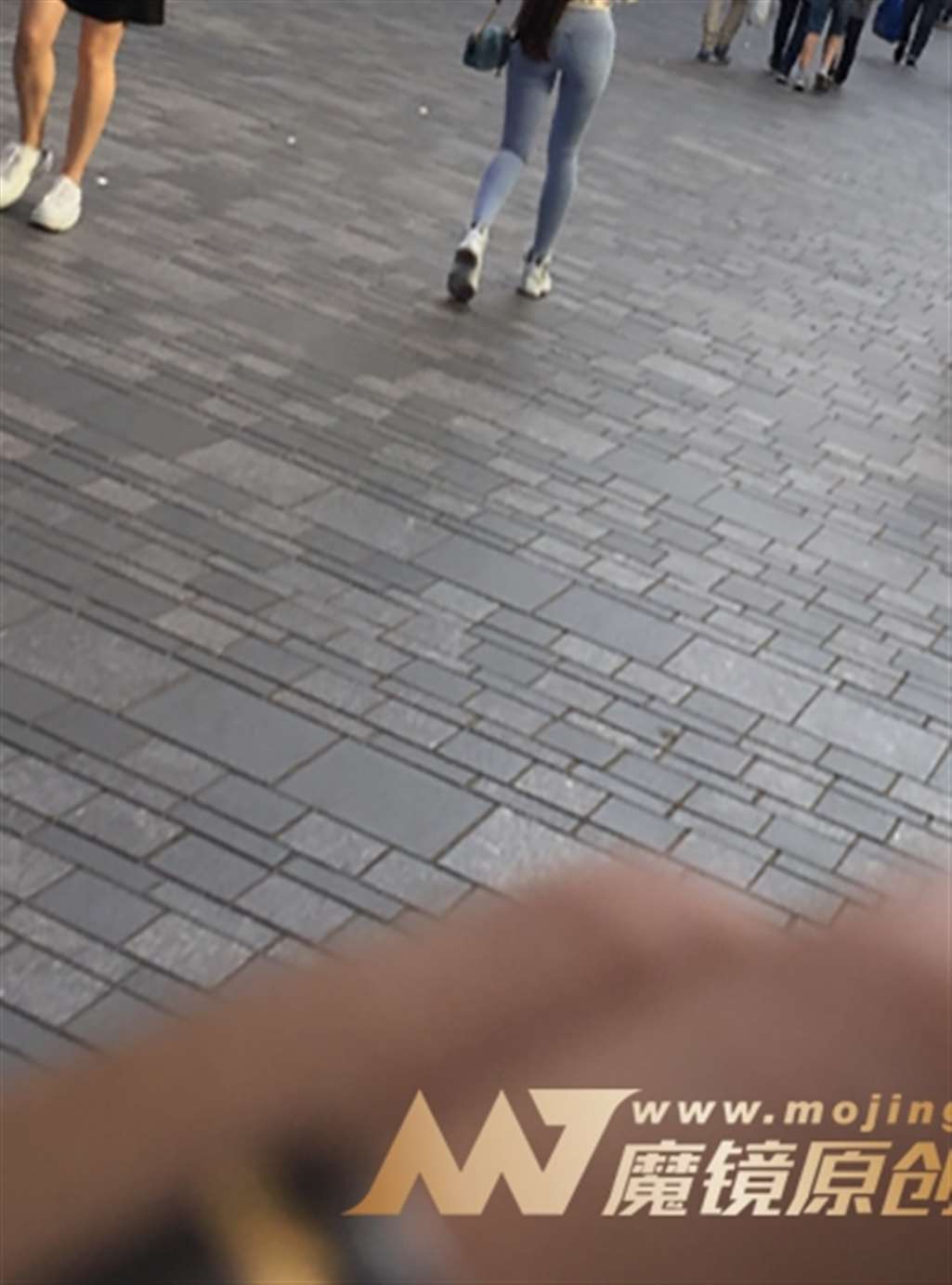图片[3]-【红石赛贴】性感牛仔裤长发美女-街拍流行馆