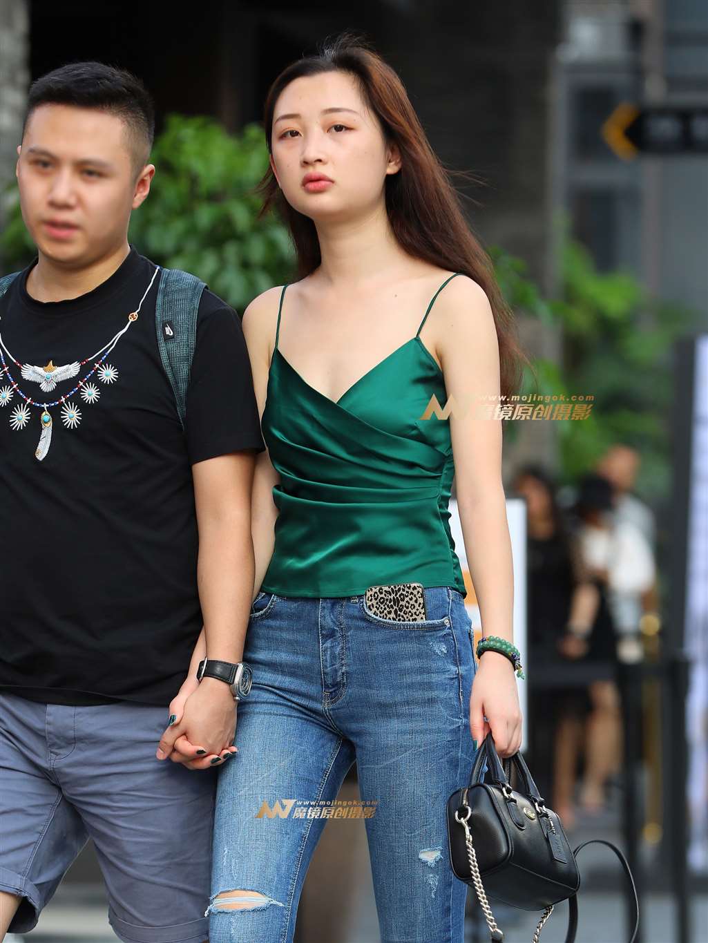 图片[4]-【视觉冲击赛帖】性感小吊带，圆润 紧牛 女友-街拍流行馆