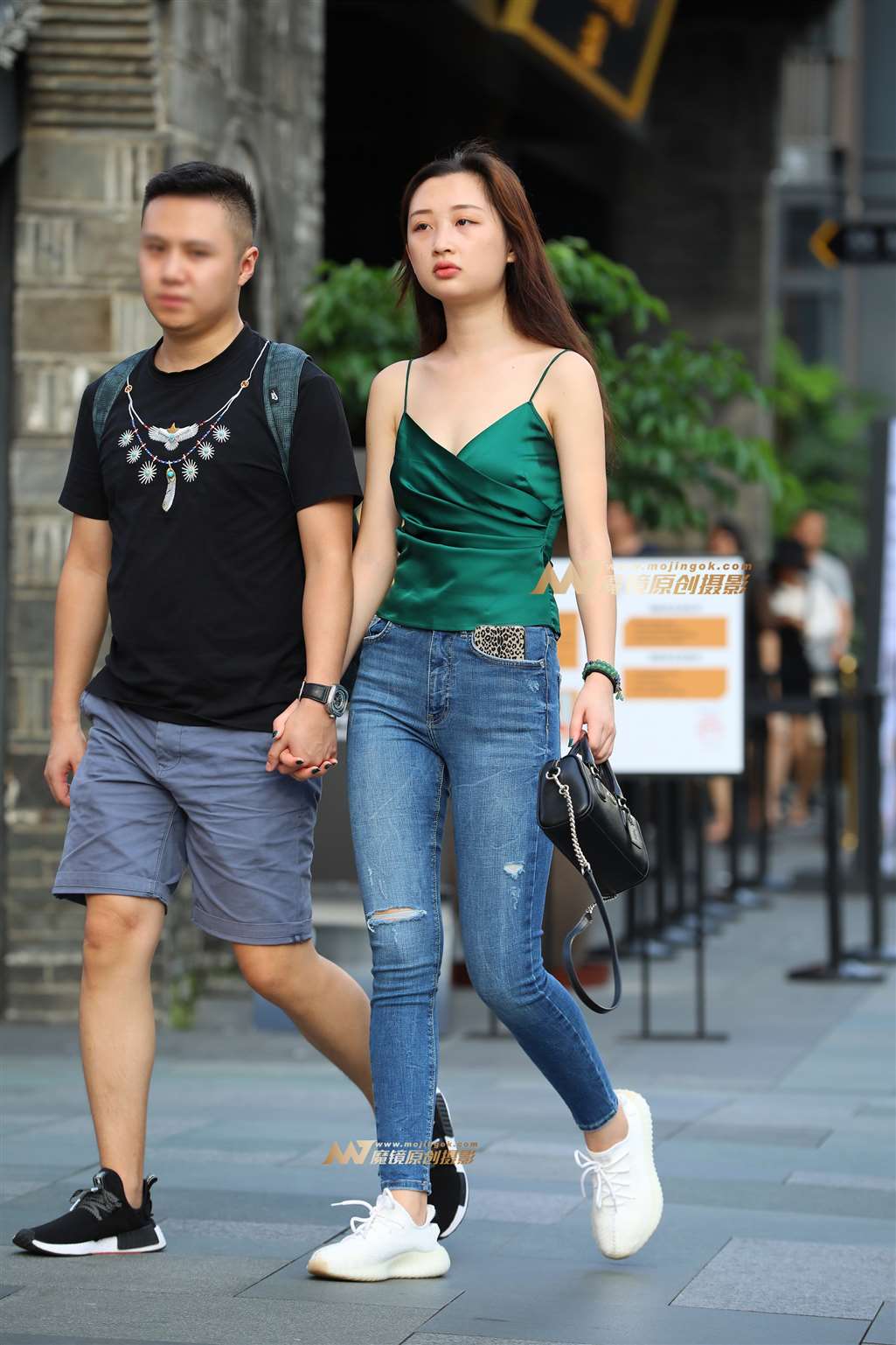 图片[5]-【视觉冲击赛帖】性感小吊带，圆润 紧牛 女友-街拍流行馆