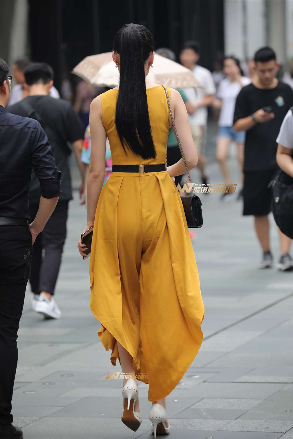 图片[2]-气质少妇-街拍流行馆