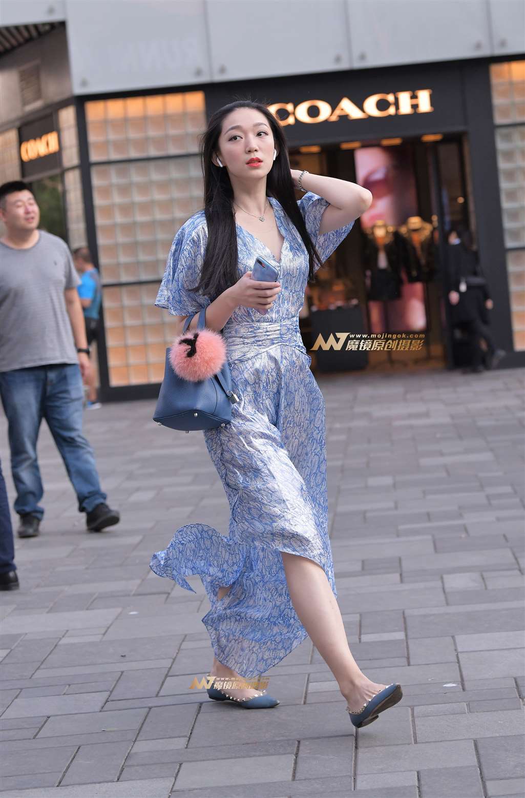 图片[1]-【街拍之魂赛帖】B97、淡雅气质妩媚佳人-街拍流行馆
