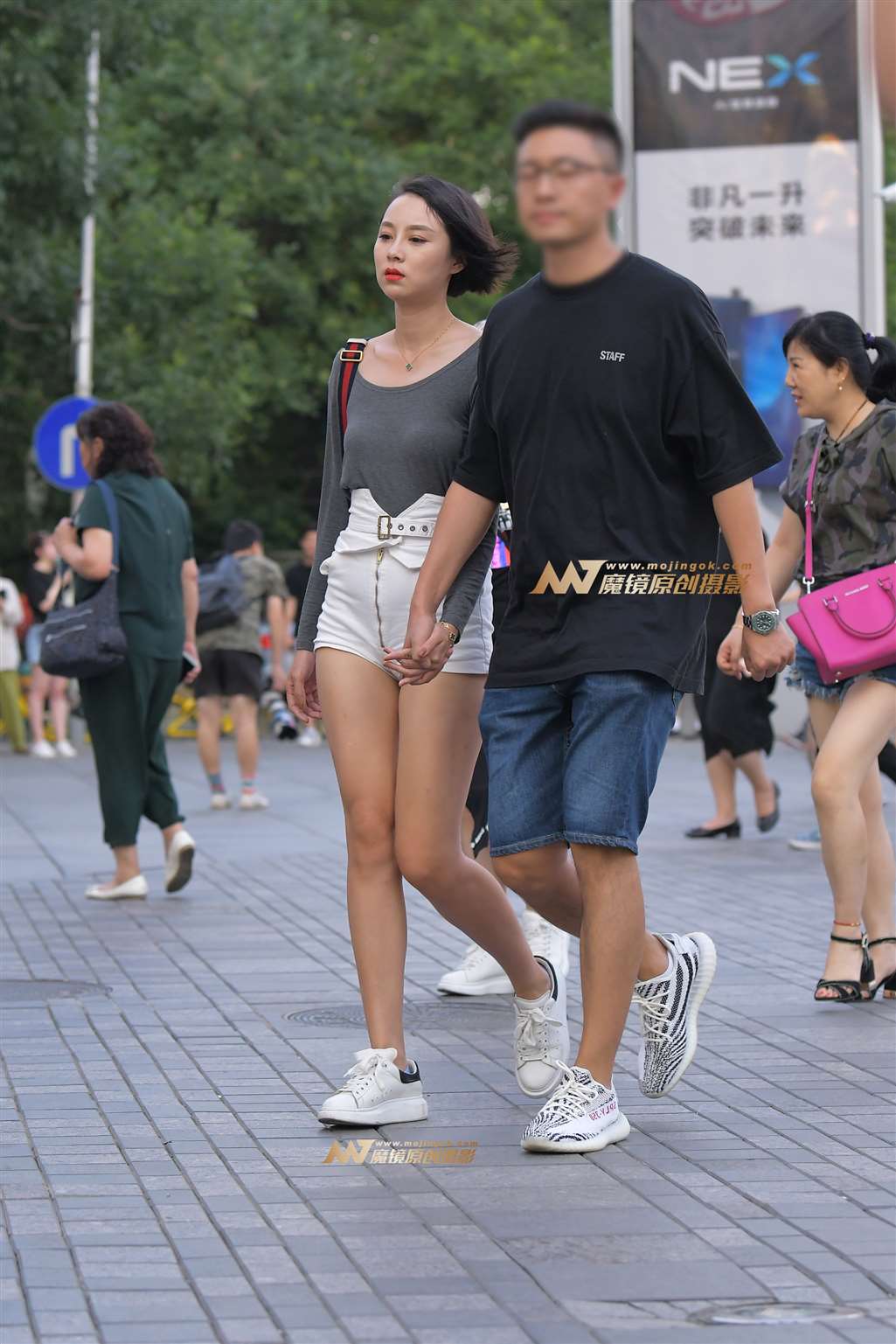 图片[5]-【红石赛帖】性感热裤少妇-街拍流行馆