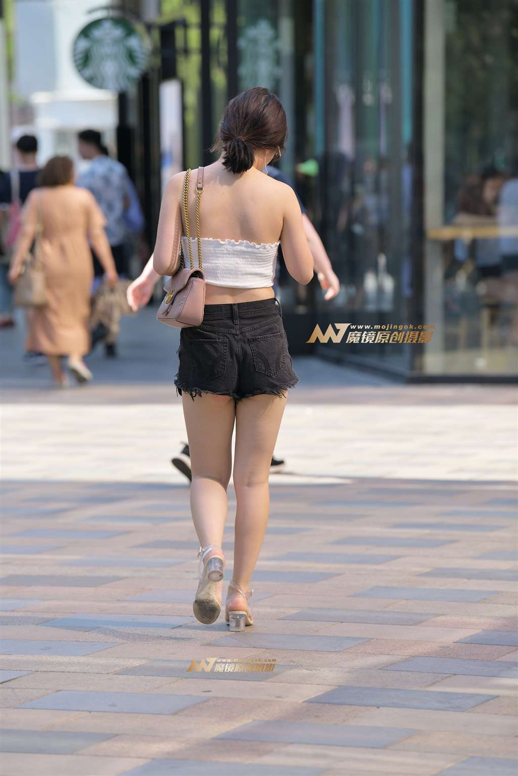 图片[2]-【红石赛帖】性感少妇-街拍流行馆