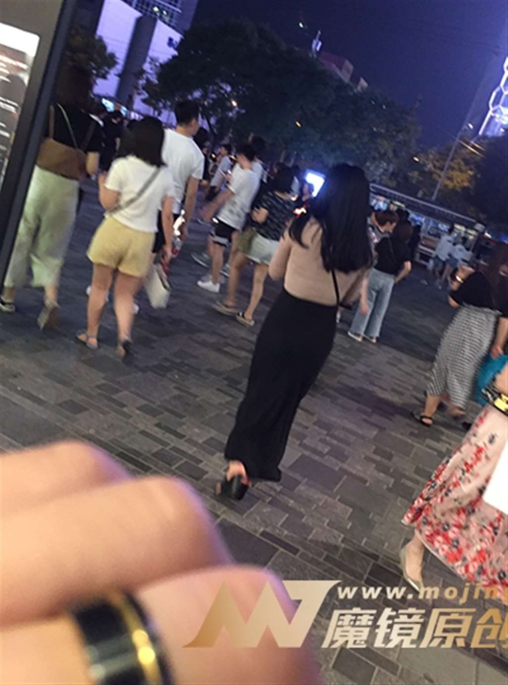 图片[3]-【红石赛帖】夜拍性感少妇-街拍流行馆