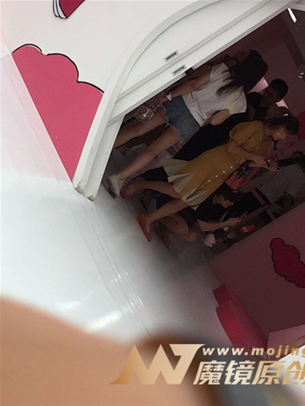 图片[3]-【红石赛帖】性感牛仔热裤美女-街拍流行馆