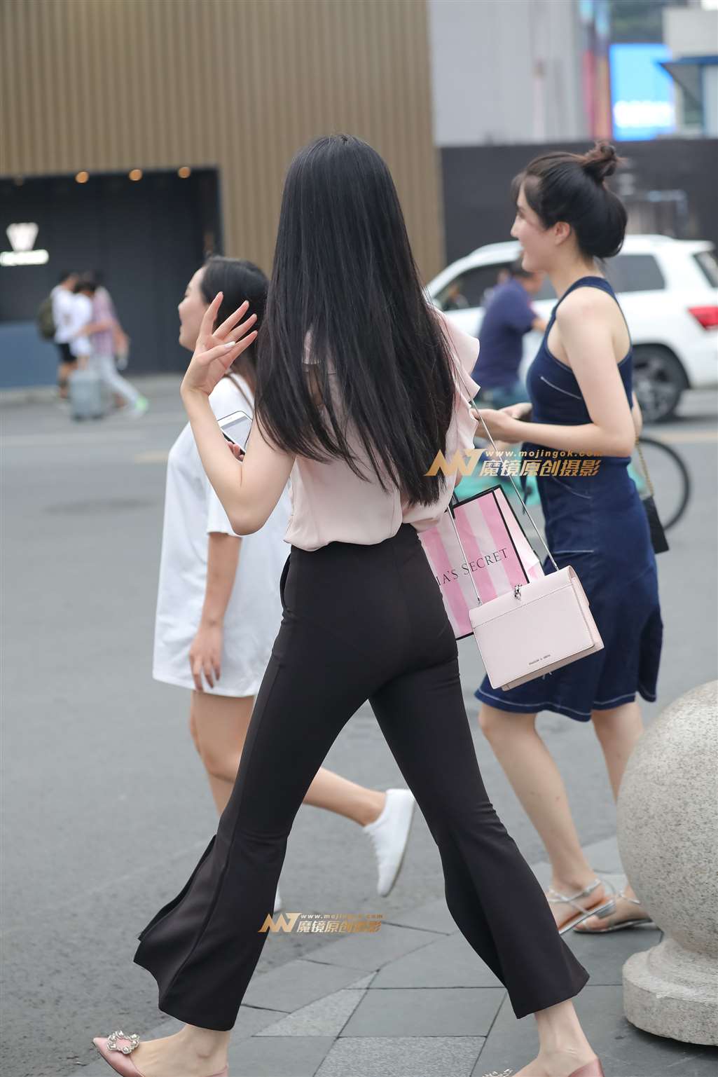 图片[2]-【凯恩赛帖】身姿曼妙 让人心动不已-街拍流行馆