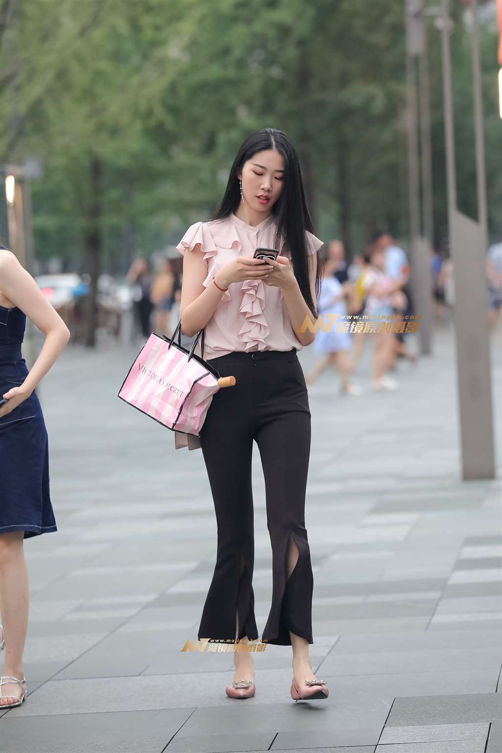 图片[4]-【凯恩赛帖】身姿曼妙 让人心动不已-街拍流行馆
