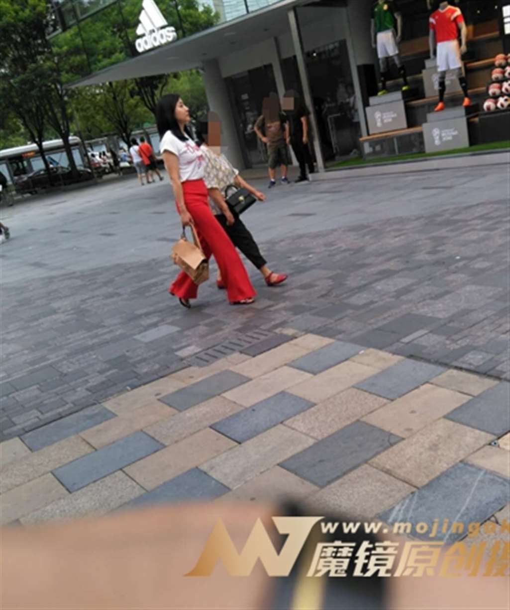 图片[3]-【一只傻麋鹿赛帖】淡雅韵味、红裤轻熟女-街拍流行馆