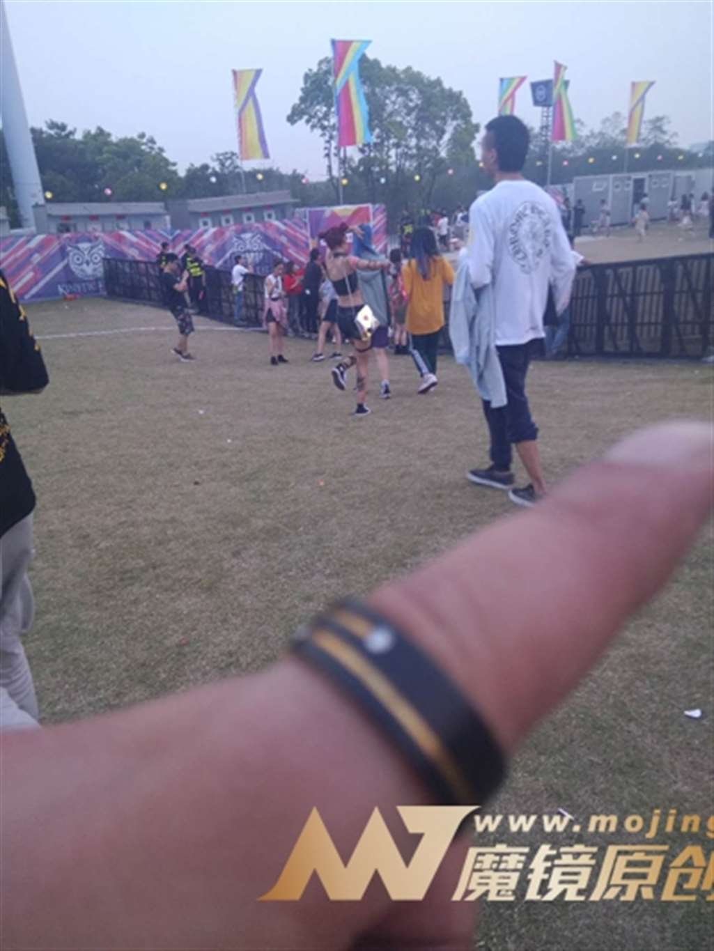 图片[3]-【咔喳赛贴】个性打扮-街拍流行馆