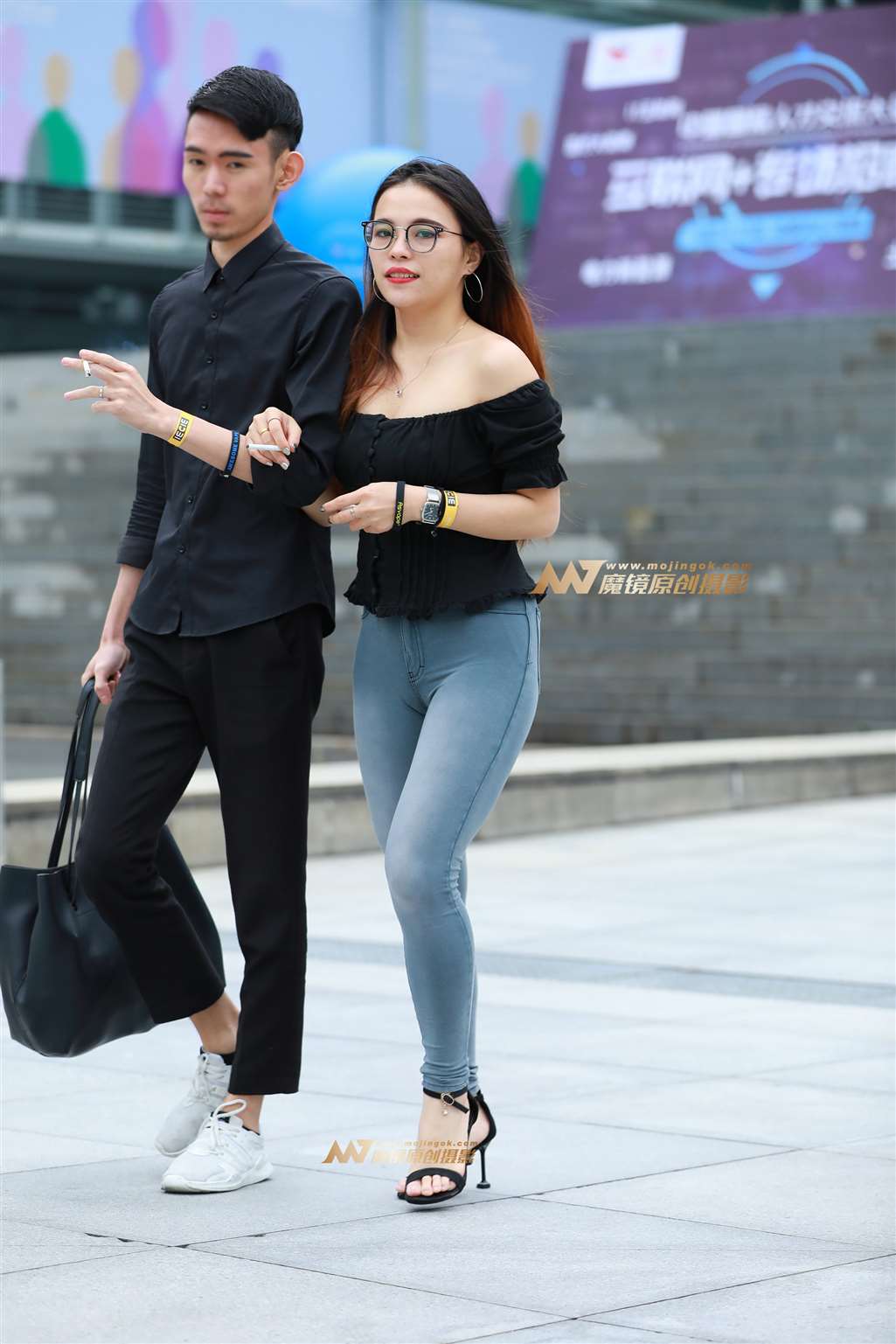 图片[1]-【视觉冲击赛帖】一字肩，性感丰韵的女友-街拍流行馆
