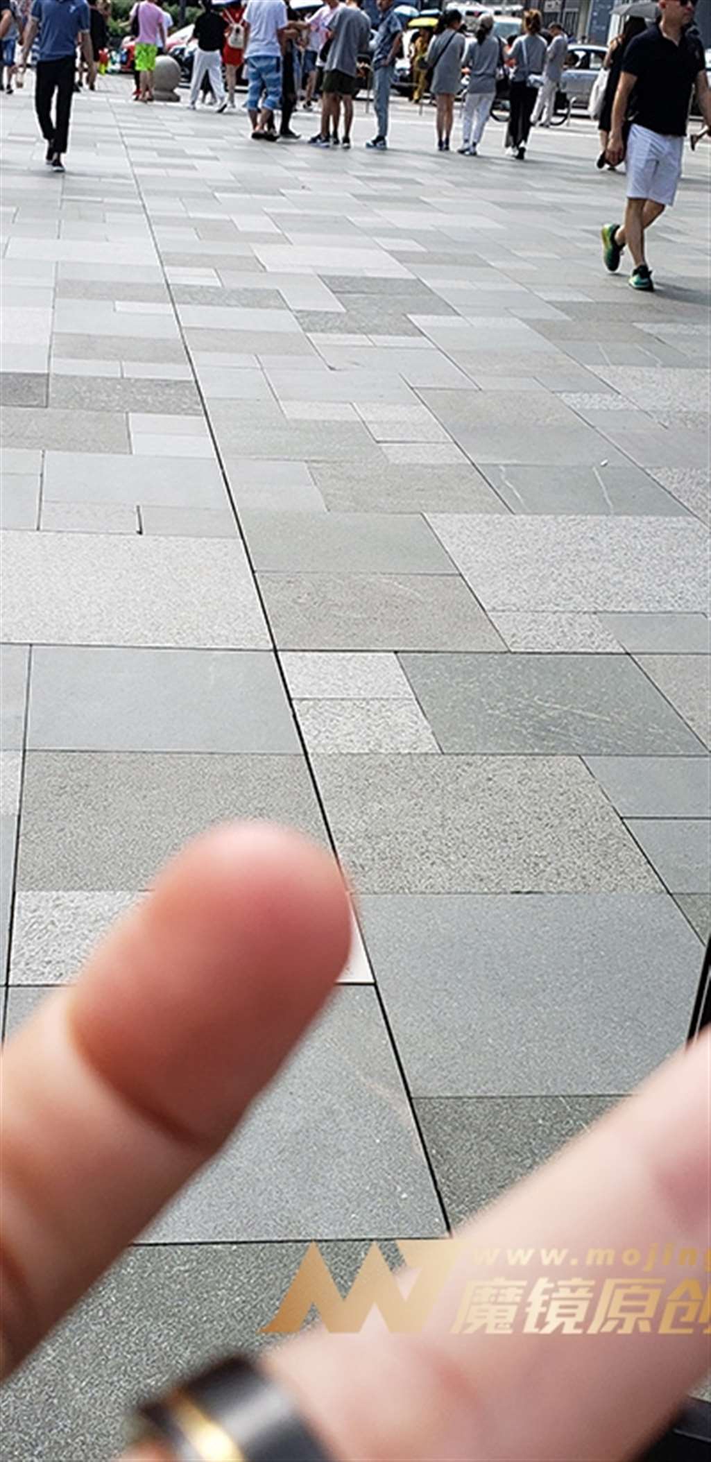图片[3]-【凯恩赛帖】饱满紧身裤-街拍流行馆