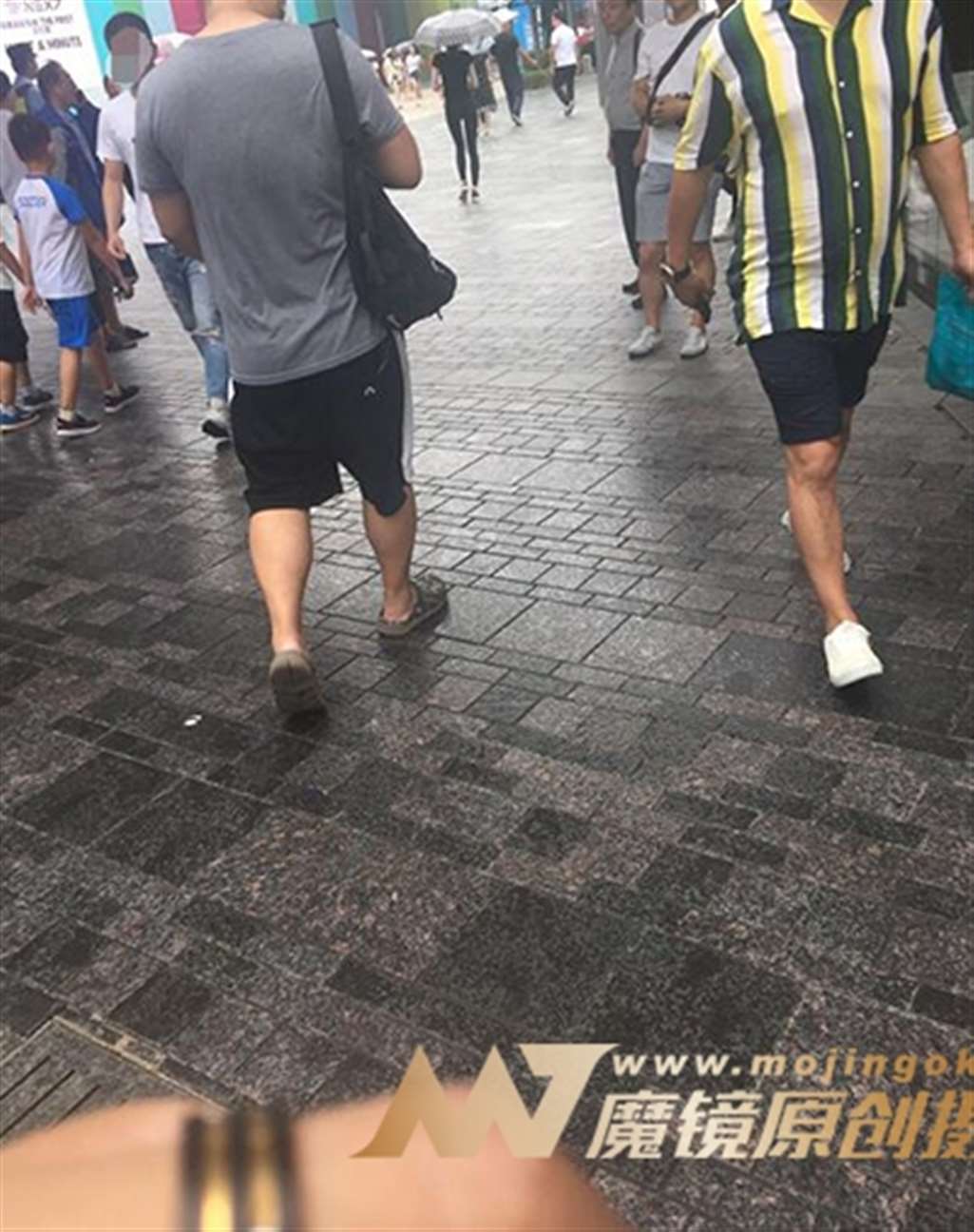 图片[3]-【一只傻麋鹿赛帖】雨中曲线-街拍流行馆