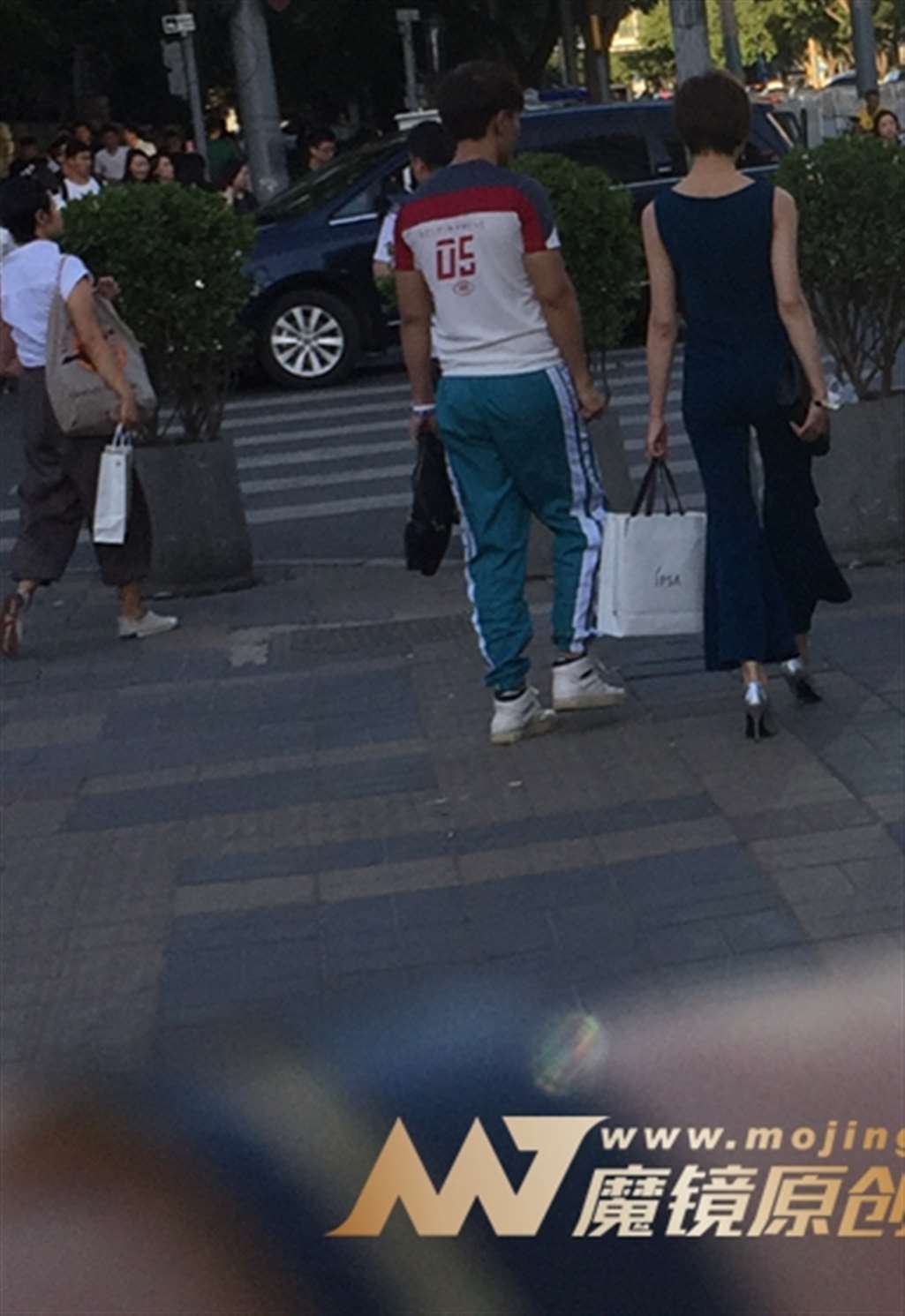 图片[3]-【红石赛帖】性感裙裤少妇-街拍流行馆