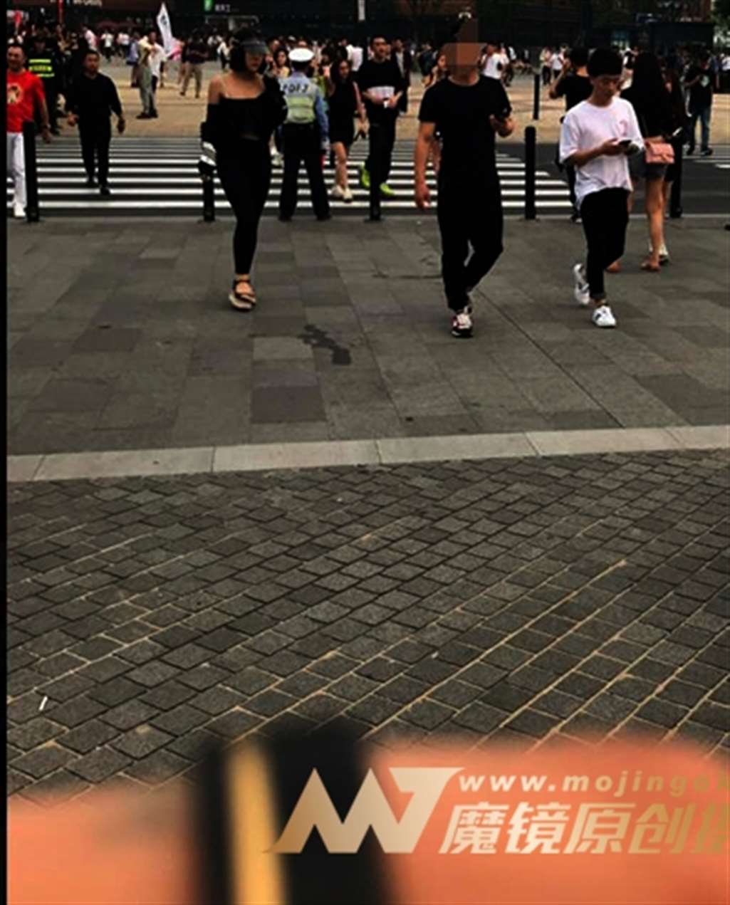 图片[3]-【一只傻麋鹿赛帖】性感丰腴、黑色紧身弹力裤美女-街拍流行馆