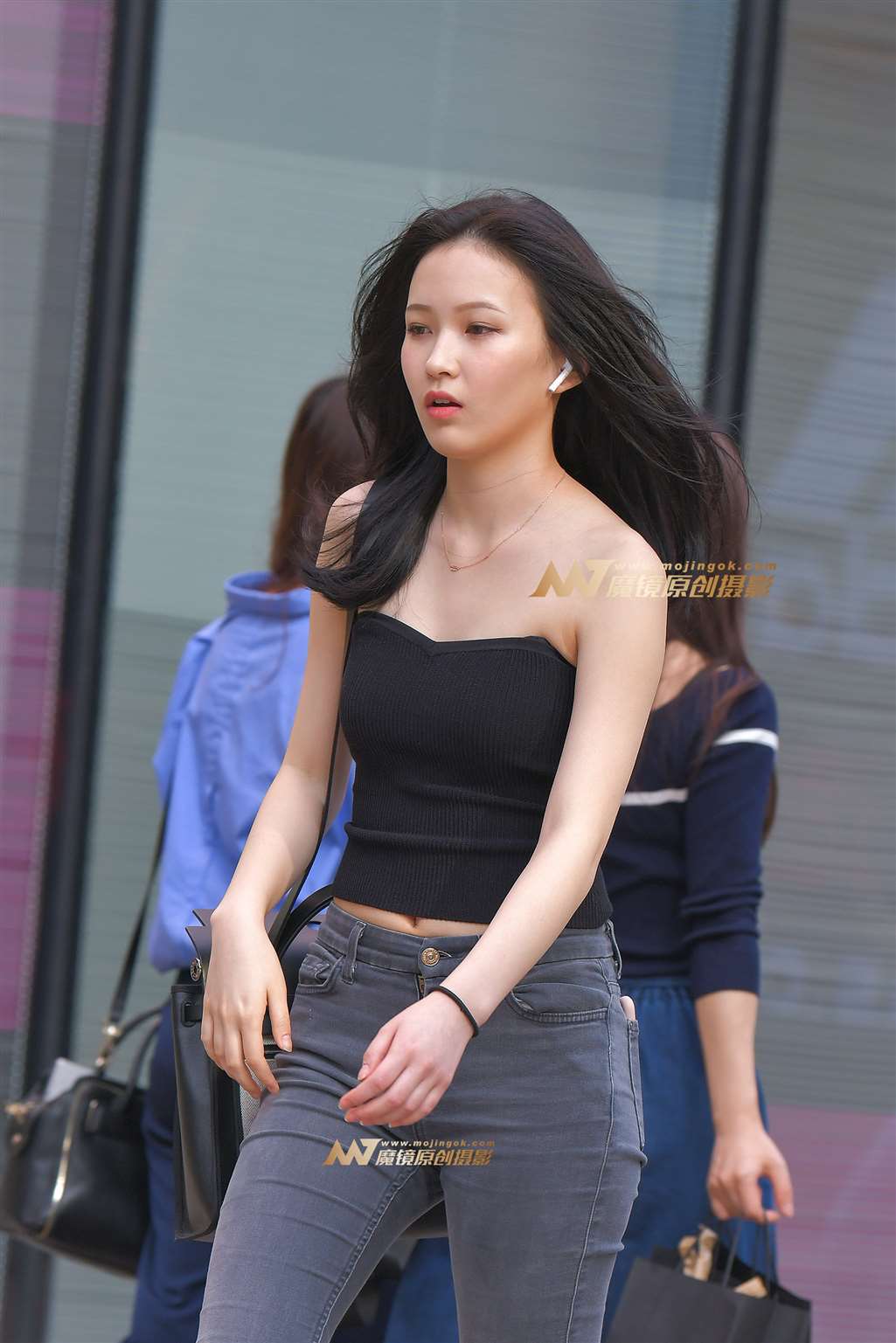 图片[4]-【红石赛帖】灰色性感牛仔裤美女-街拍流行馆