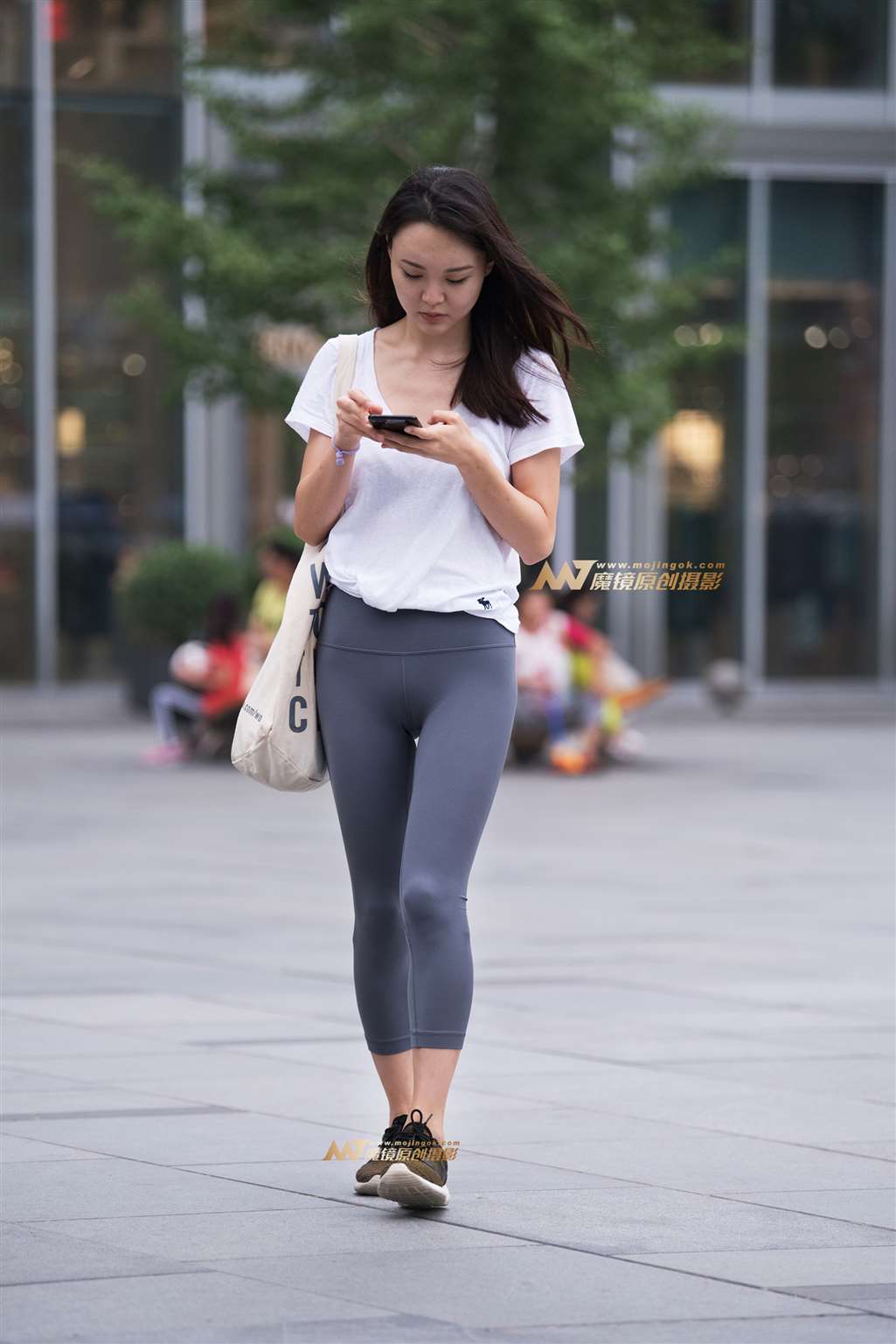 图片[1]-【一只傻麋鹿赛帖】灰色紧身瑜伽裤美女-街拍流行馆